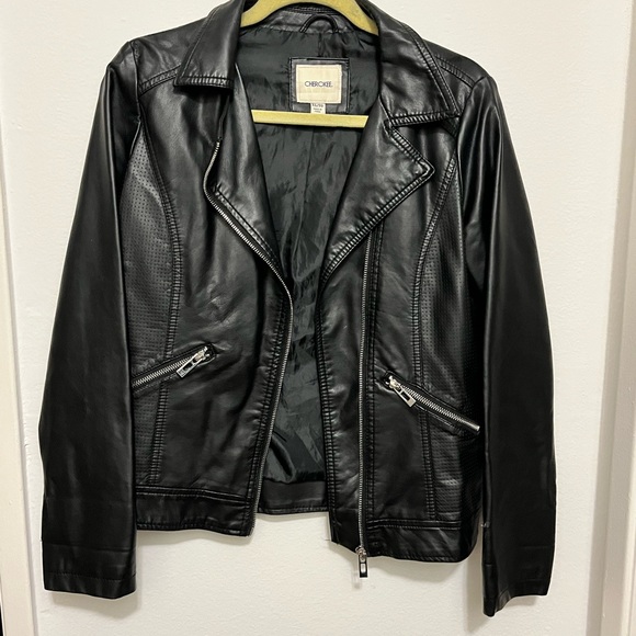 Leather Jacket - Picture 4 of 5